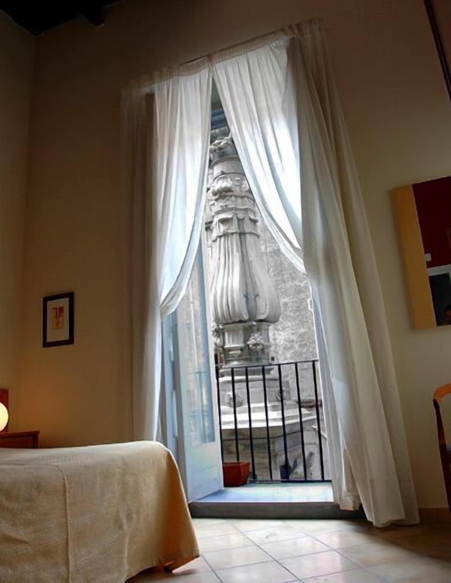 Caravaggio Hotel Nápoly Kültér fotó