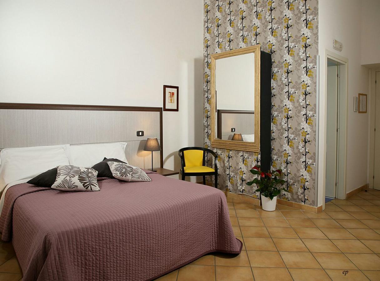 Caravaggio Hotel Nápoly Kültér fotó